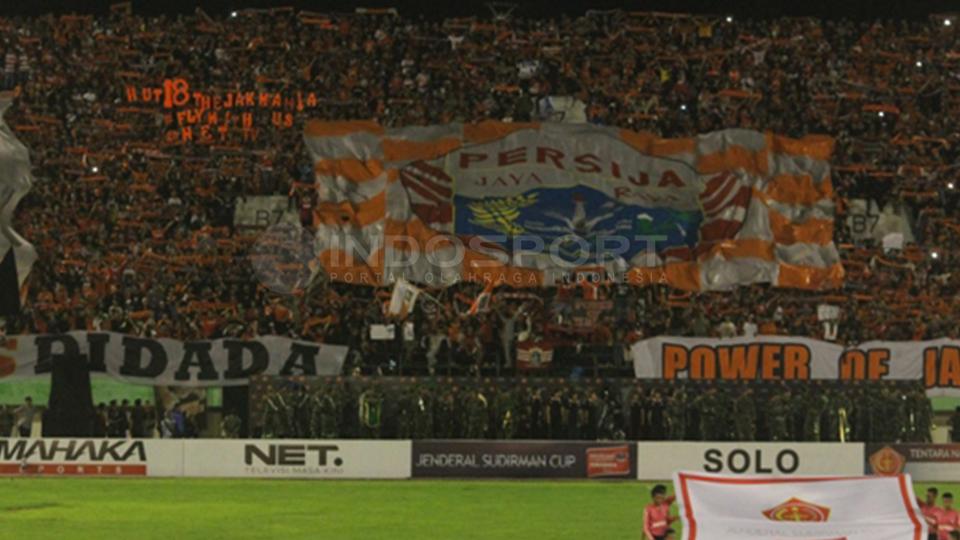 Para%20suporter%20Jakmania%20saat%20mendukung%20Persija%20Jakarta%20di%20Solo.